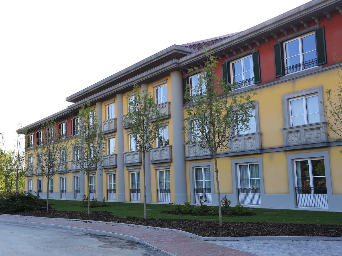 Gardaland Adventure Hotel Castelnuovo del Garda Exterior photo